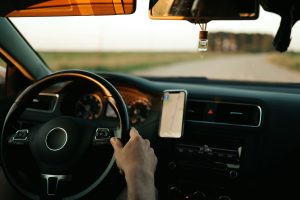 Essential Guide for U.S. Road Trips: Long-Distance Driving Safety and Vehicle Inspection Checklist