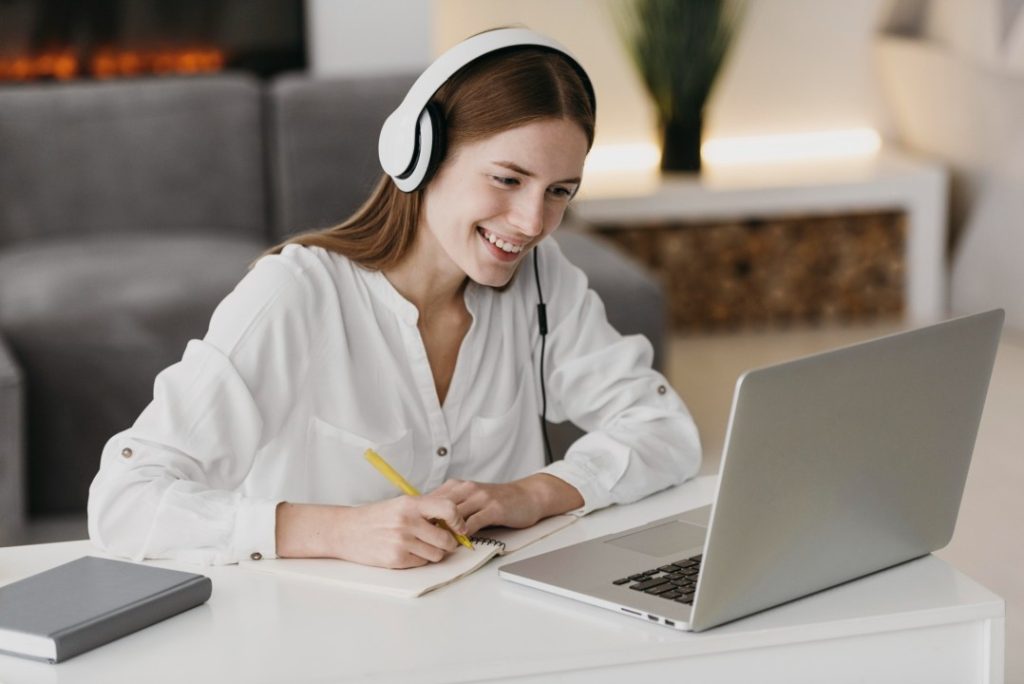 How to Choose the Right Online Course for Your Career Growth