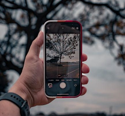 Why Phone Cameras Still Can’t Match Mirrors