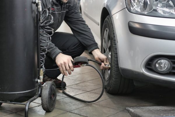 How Car Tire Pressure Monitoring Systems Work