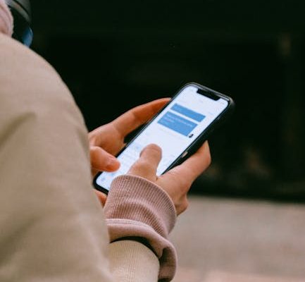 How Mobile Networks Prioritize Data Traffic