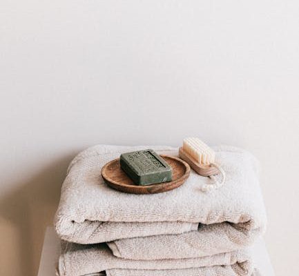 Why Dry Brushing Stimulates Collagen Production