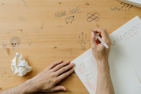 Why Writing by Hand Enhances Creativity