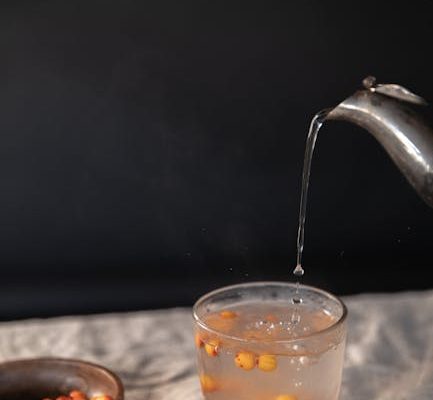 How Herbal Steam Inhalation Clears Sinuses