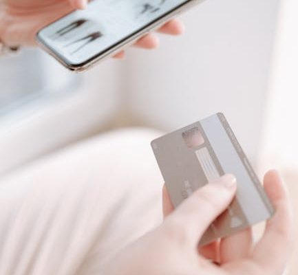 How Mobile Apps Influence Spending Habits
