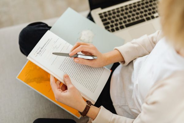 How Digital Detoxes Improve Cognitive Function