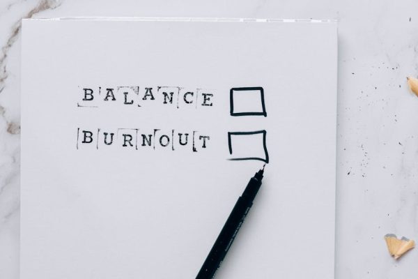 How Minimalist Wardrobes Reduce Decision Fatigue