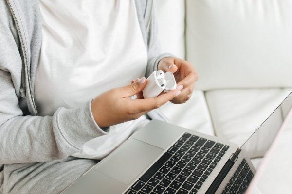 Why Wireless Charging Works Through Cases